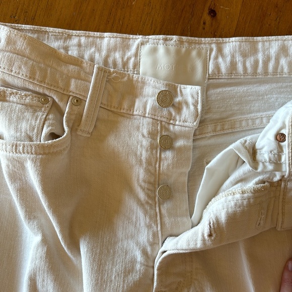 MOTHER Superior Ditcher Cropped Jeans in Act Natural - Picture 12 of 15